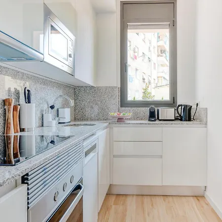 Limehome Carrer De Besalu 90 - Temporal Apartamento Barcelona
