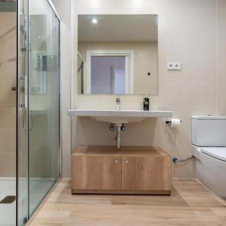 Limehome Carrer De Besalu 90 - Temporal Apartamento Barcelona